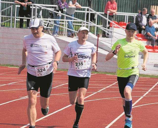 Start spod Mysiej Wieży. Meta na Stadionie imienia Inowrocławskich Olimpijczyków.