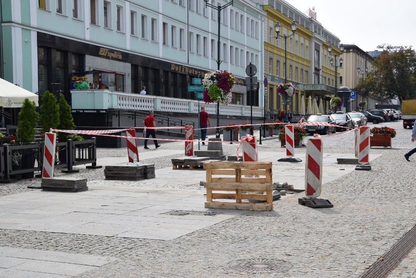 Remont nawierzchni na Rynku Kościuszki i Suraskiej [foto]