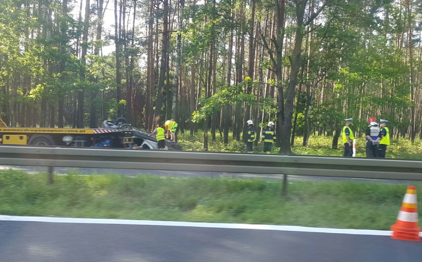 Kobiór: Wypadek na DK-1. Zderzenie audi z bmw. Na miejsce wysłano helikopter LPR