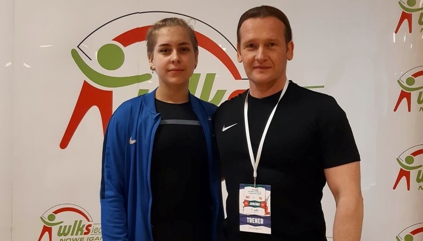 Katarzyna Kozera z UMLKS Radomsko z trenerem Sławomirem Berą