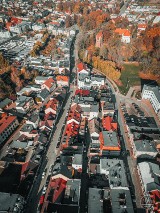 Jesienne Szamotuły z lotu ptaka. SzamoDron wyleciał w miasto i czaruje zdjęciami