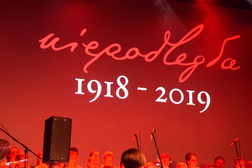 Koncert w kinie z okazji 101. rocznicy odzyskania Niepodległości [zdjęcia]