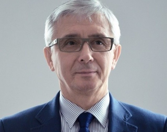 Marek Wójcik 1 grudnia 2014 r. objął tekę podsekretarza stanu w Ministerstwie Administracji i Cyfryzacji. Był odpowiedzialny za współpracę z samorządem, administrację publiczną i legislację