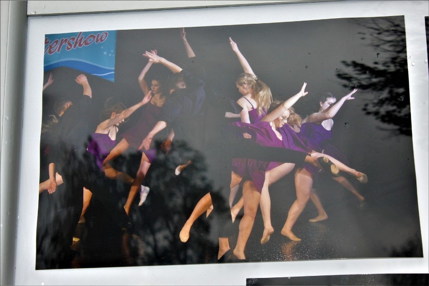 10-lecie zespołów tanecznych. Wyjątkowa wystawa przed Domem Kultury w Łęczycy (ZDJĘCIA)