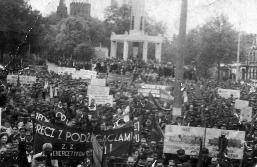 Rok 1948. Manifestacja na placu Wolności w Stargardzie