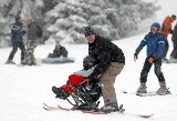Nie zapomnij o kasku podczas jazdy na nartach