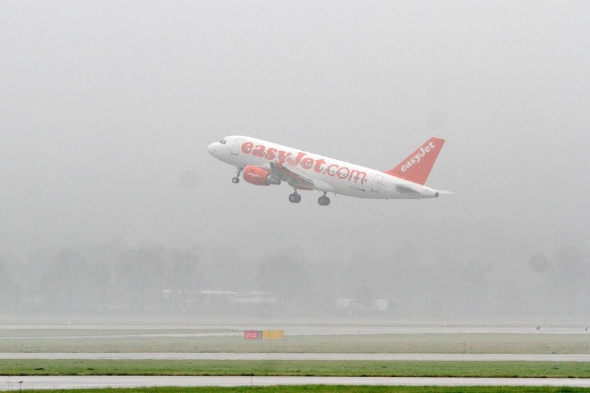 Easy Jet

•	Na pokład można zabrać ze sobą jedną sztukę...