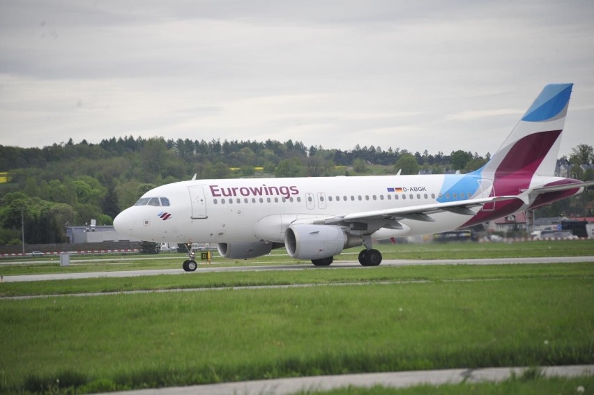 Eurowings

•	Na pokład w cenie biletu można zabrać jeden...