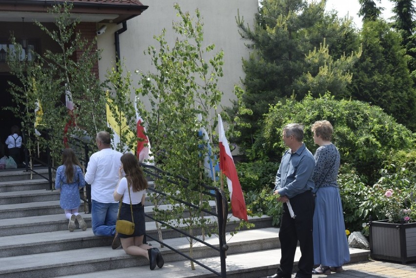 Podobnie, jak w innych parafiach, procesja Bożego Ciała...