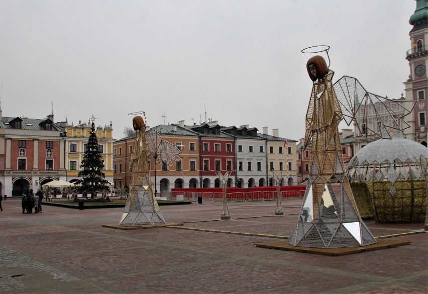 Świąteczne iluminacje niebawem rozświetlą zamojski Rynek...