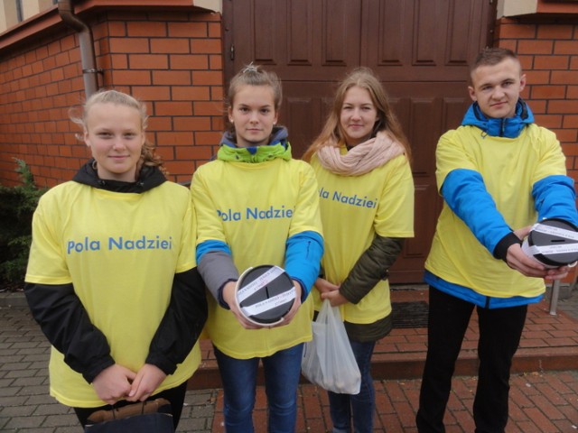 Patrycja, Magda, Alicja i Tomasz - w roli wolontariuszy Pól Nadziei w Kartuzach