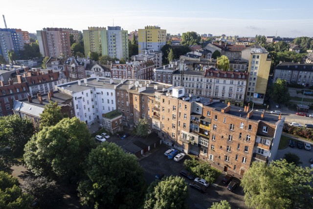 Budynek w centrum Zabrza pięknieje w oczach. Zobacz kolejne zdjęcia. Przesuwaj zdjęcia w prawo - naciśnij strzałkę lub przycisk NASTĘPNE