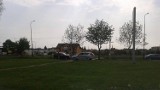 Kolizja w Kraśniku: Kierowca osobówki wjechał w drzewo