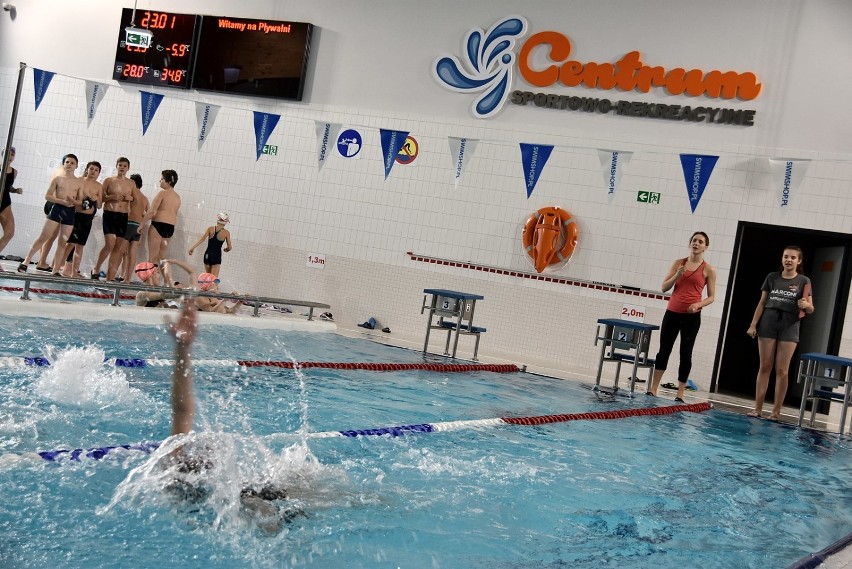 I Mistrzostwa w Pływaniu. Już są efekty basenu przy szkole w Witoszowie! (ZDJĘCIA)