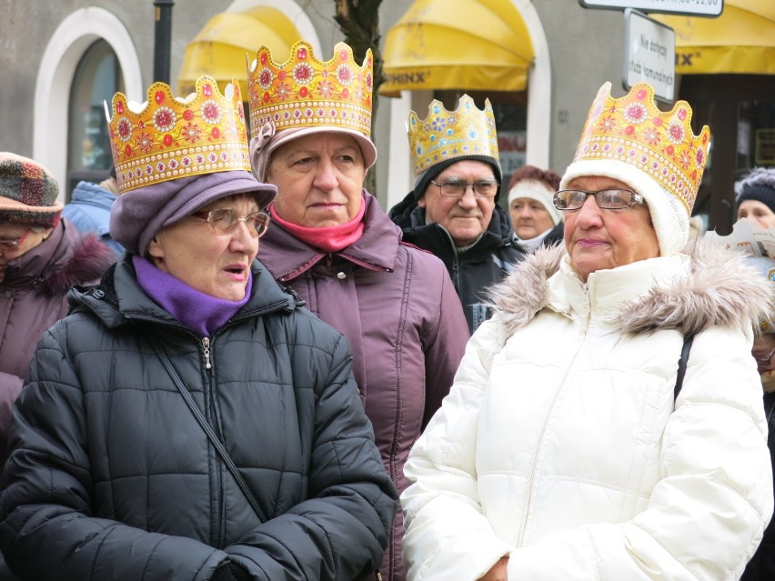 Jelenia Góra: Orszak Trzech Króli przeszedł ulicami miasta ZDJĘCIA