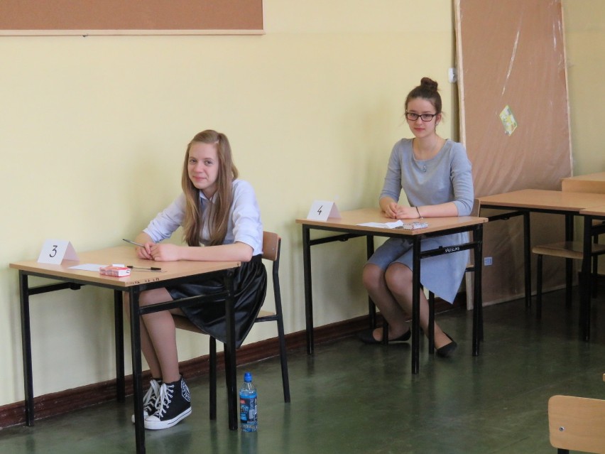 Sprawdzian szóstoklasisty w Piekarach: Uczniowie piszą część z języka polskiego i matematyki 