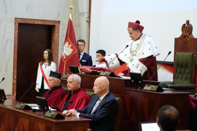 W środę 24 maja w Sali Sejmu Śląskiego w Katowicach odbyła się uroczystość nadania tytułu doktora honoris causa prof. dr. hab. n. med. Markowi Rudnickiemu.