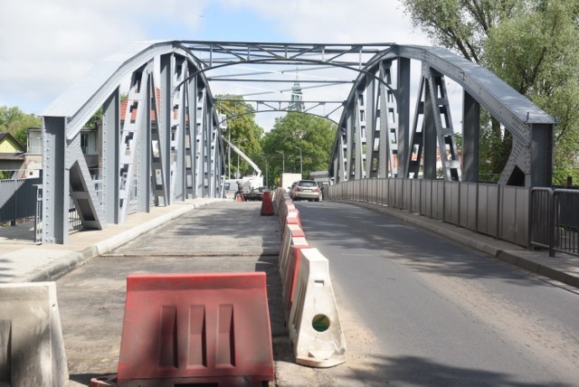 Na drodze krajowej 29 w okolicy mostu Elizy w Krośnie Odrzańskim wciąż momentami tworzą się korki, ale wkrótce się to skończy. Prace remontowe mają zostać sfinalizowane w tym miesiącu.