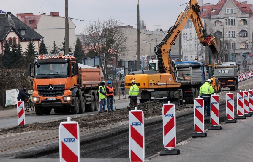 Na trzech odcinkach ruszyła modernizacja torowisk...