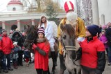 Święty Mikołaj przyjechał na koniu na Jarmark Świętego Jacka [zdjęcia]