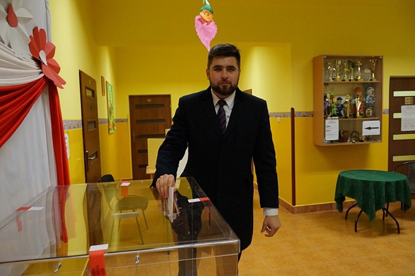 Druga tura wyborów w Chełmie. Trwa głosowanie (ZDJĘCIA)