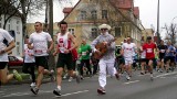 Muzyczna ćwiartka w Pile. Prawie 400 biegaczy na starcie pierwszego muzycznego ćwierćmaratonu [FOTO]