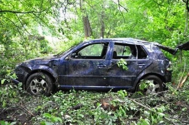 Trasa Biłgoraj-Harasiuki: Volkswagen w rowie. Jedna osoba ranna