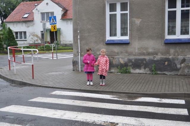 Powstaną toalety w Olszanach. Uczniowie nie będą już musieli przechodzić do drugiego budynku by skorzystać z ubikacji