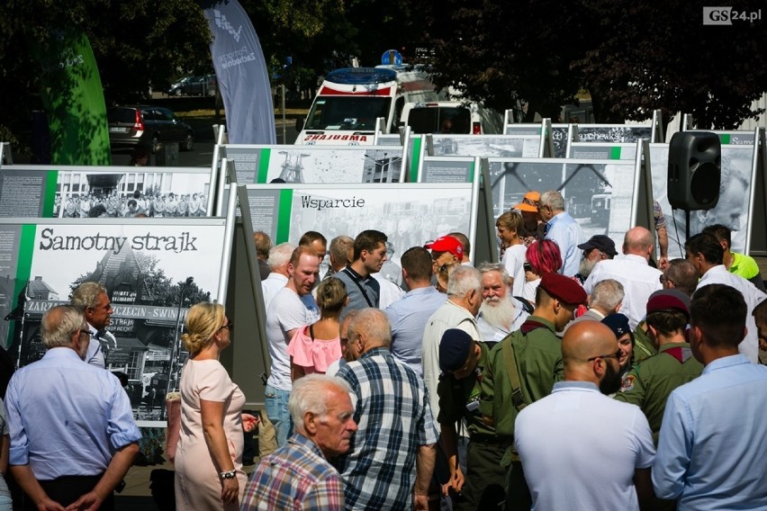 Trudny i niechciany strajk sprzed 30. lat. Wystawa na pl. Solidarności w Szczecinie [ZDJĘCIA, WIDEO]