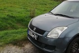 Nowy Sącz, Dobra. Od dwóch tygodni suzuki swift stoi na poboczu krajówki i czeka na właściciela [ZDJĘCIA]