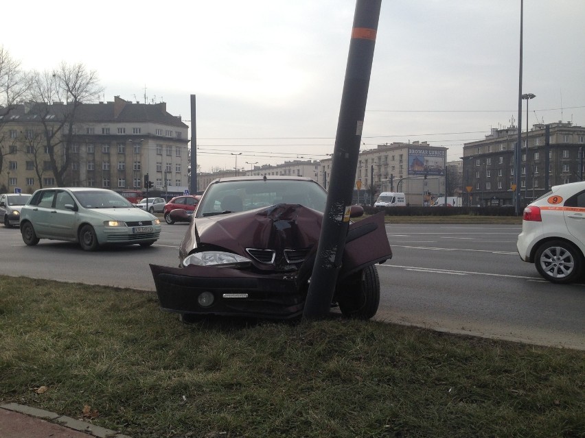 Wypadek na rondzie Grzegórzeckim w Krakowie.