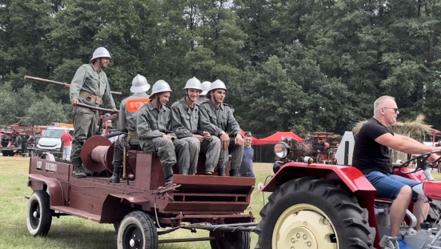 W weekend 15-16 lipca na błoniach u podnóża średniowiecznej baszty odbyły się Dni Gminy Bolesławiec. Impreza miała jednak regionalny i oryginalny charakter. Właśnie tutaj po pierwszy zorganizowano przegląd tradycyjnych sikawek strażackich z województwa łódzkiego. Można było zobaczyć w akcji zarówno sikawki konne, jak i przenośne.