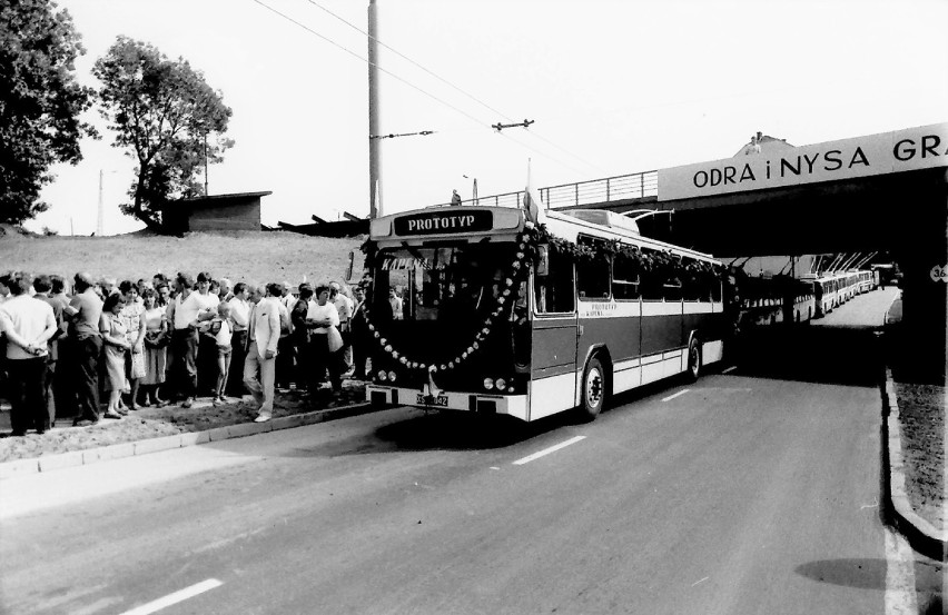 20 lipca 1985 r., w Słupsku rusza trakcja trolejbusowa z...
