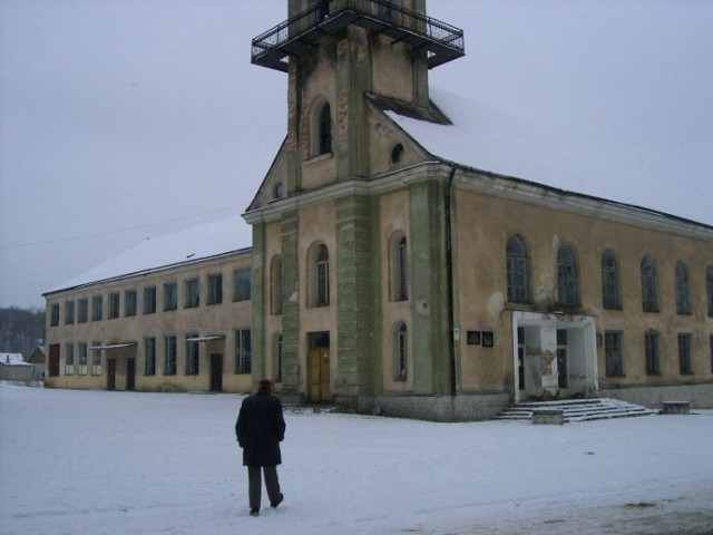 Wyprawę rozpocząłem na Ukrainie w Chyrowie, miejscowości położonej tuż przy granicy z Polską. W Chyrowie przed II Wojną Światową mieściło się gimnazjum Konwiktu Jezuickiego. Następną stacja przesiadkową był Sambor, gdzie wsiadłem do pociągu zmierzającego