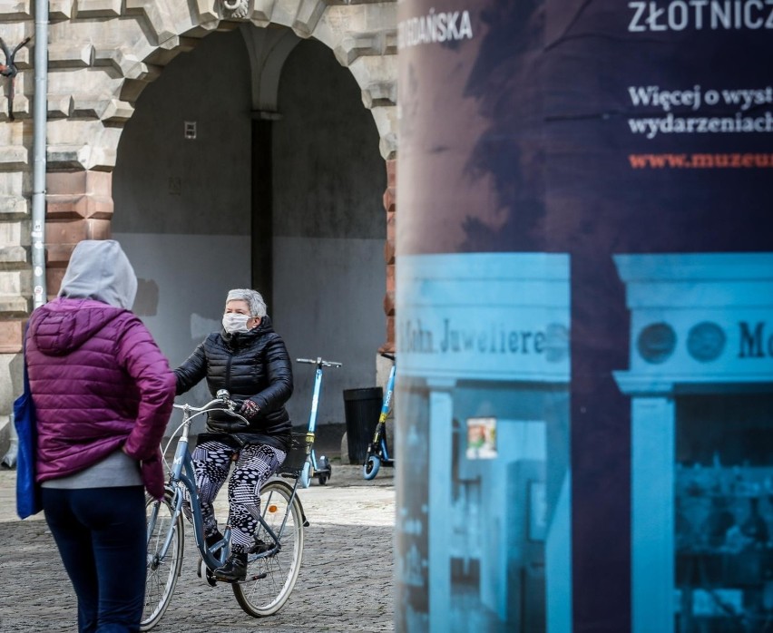 Minister zauważa, że rząd podejmując decyzje dotyczące walki...