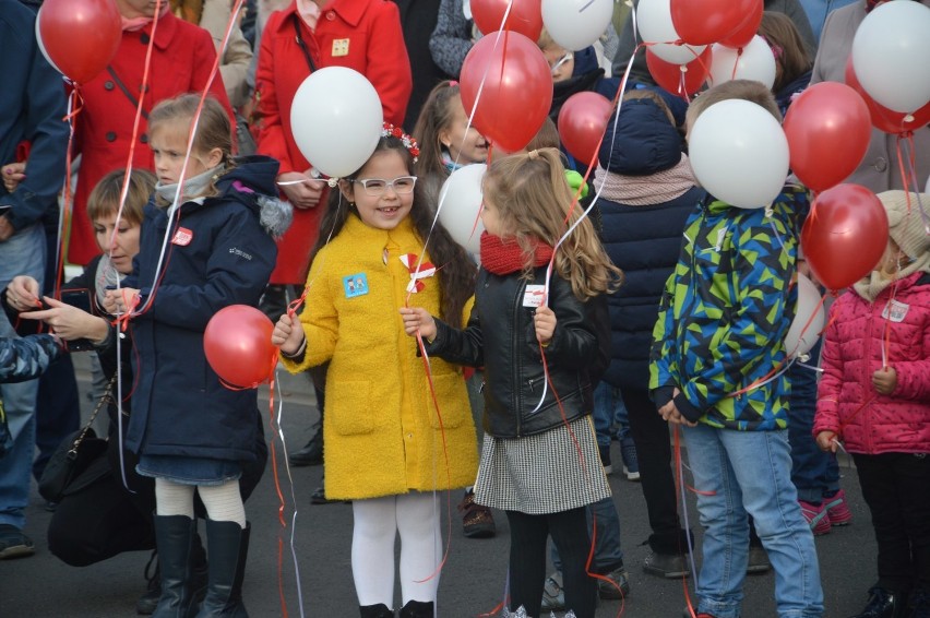 Złożenie wienców przed pomnikiem Zasłużonym w Walce o Niepodległość w Grębocicach [ZDJĘCIA]