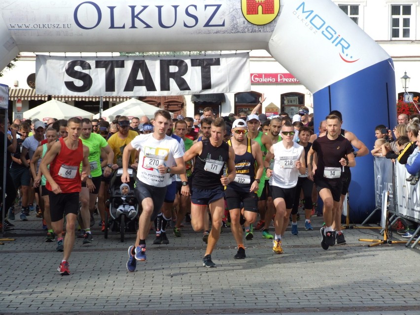 Blisko 300 biegaczy wzięło udział w olkuskim biegu ulicznym