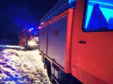 Tragedia na jeziorze w Dziemianach. Pod wędkarzem załamał się lód. 62-latka nie udało się uratować