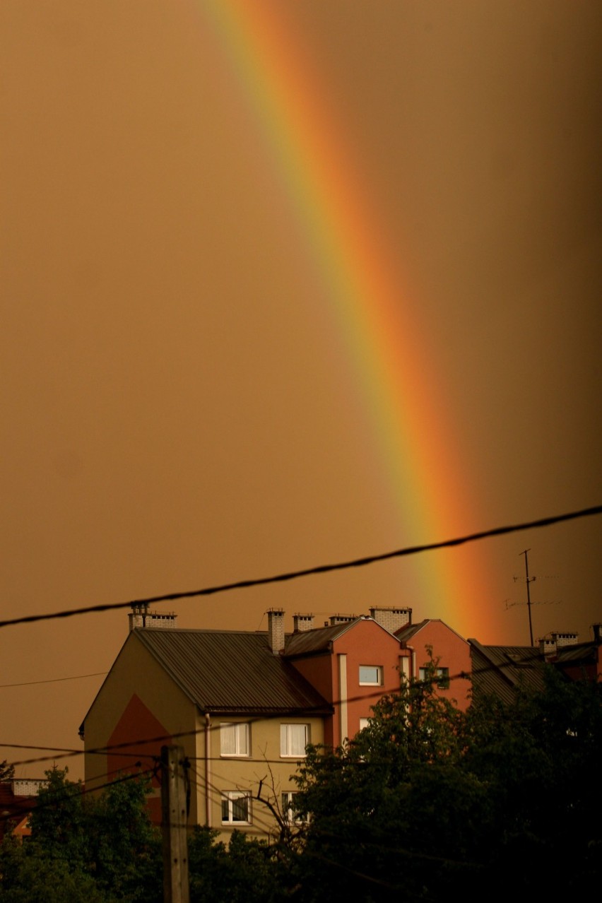 Tęcza na wieczornym niebie nad Nowym Sączem