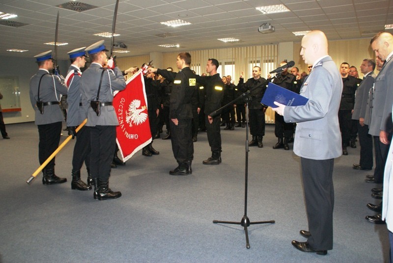 Ślubowanie nowych policjantów w Kielcach [zdjęcia]