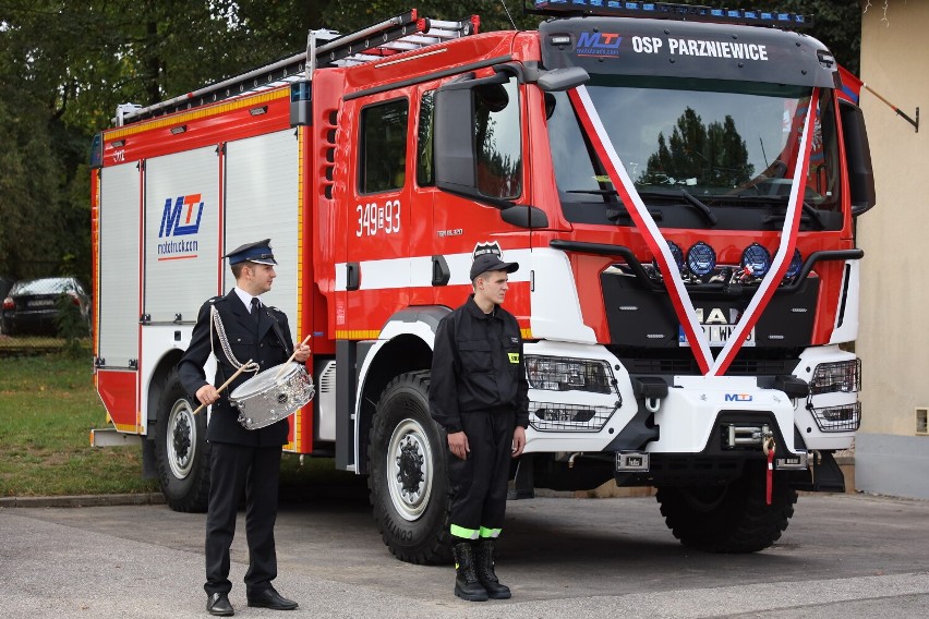 Nowy wóz ratowniczy-gaśniczy dla OSP Parzniewice