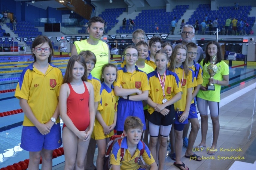 Fala Kraśnik zwyciężyła! Młodzi pływacy na podium Międzywojewódzkich Drużynowych Mistrzostw Młodzików (ZDJĘCIA)