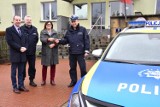 Nowy radiowóz przekazano szamotulskiej policji! Pojazd wyróżnia się barwami zgodnymi z nowym wzorem