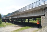 Sucha Beskidzka: Remontują most nad Stryszawką [KRÓTKO]