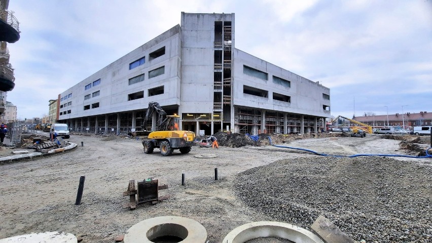 Opole Główne. Prace na ul. 1 Maja miały być zakończone we...