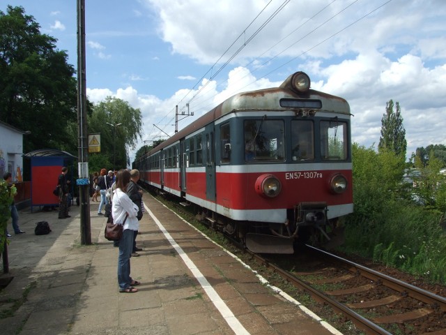 W Wieluniu w ciągu dnia zatrzymuje się kilka pociągów. Związkowcy alarmują, że może ich nie być w ogóle