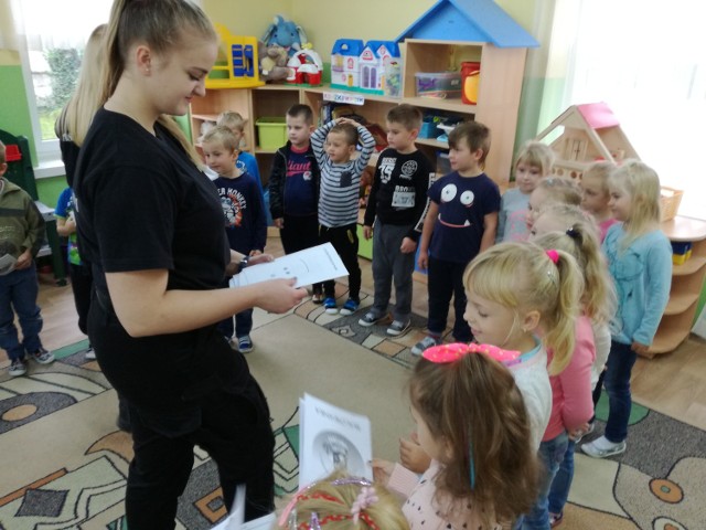 Mundurowe przedszkolaki z ZSP 1 w Radomsku