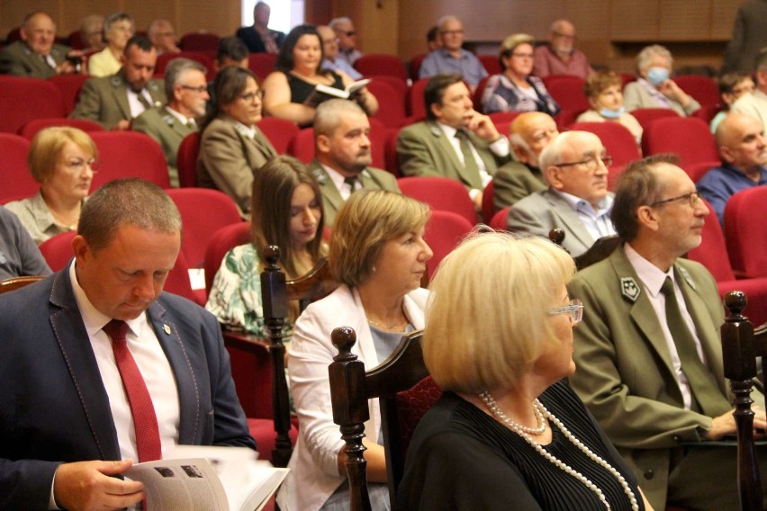 "Nadleśnictwo Międzychód 100 lat polskiej administracji...