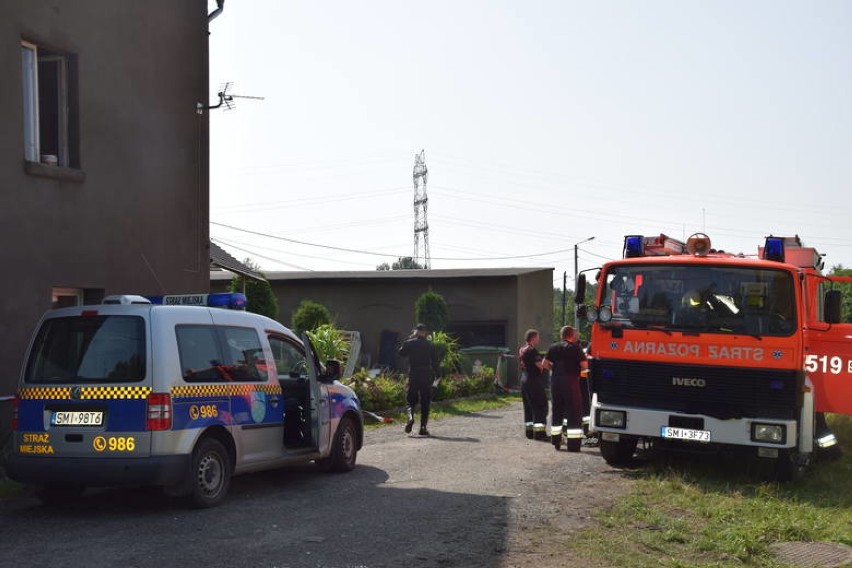 Łaziska Górne: Tragiczny pożar w budynku socjalnym. Zginęły 3 osoby [ZDJĘCIA]