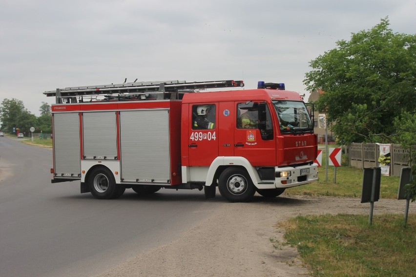 POŻAR W GÓRCE: To właśnie szybka reakcja i pomoc sąsiedzka pozwoliła skutecznie ograniczyć rozwój pożaru [ZDJĘCIA]